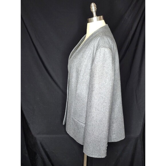 Vintage Harve Benard Woman's Gray Wool 2 Piece Suit Jacket & Skirt - Picture 2 of 12